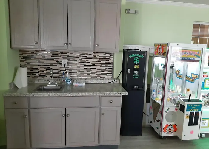 Marylander Condominiums, 90 Steps From The Ocean City