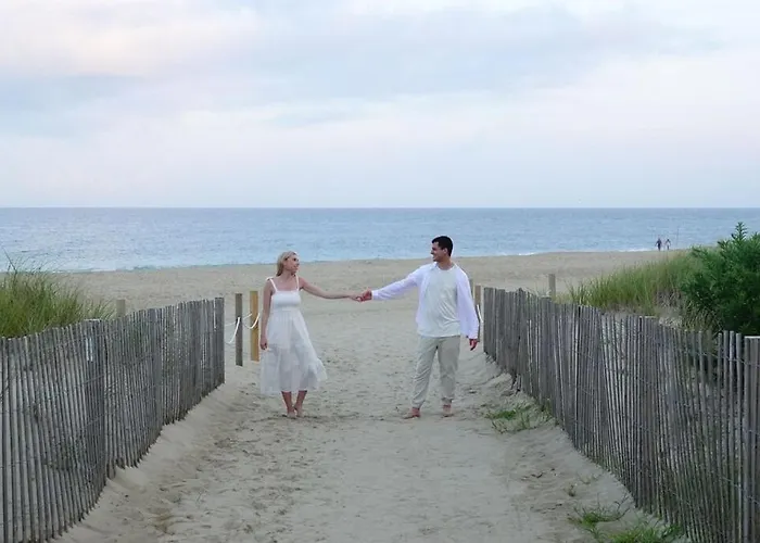 Aparthotel Marylander Condominiums, 90 Steps From The Ocean City