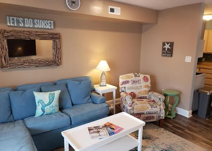 Aparthotel Marylander Condominiums, 90 Steps From The