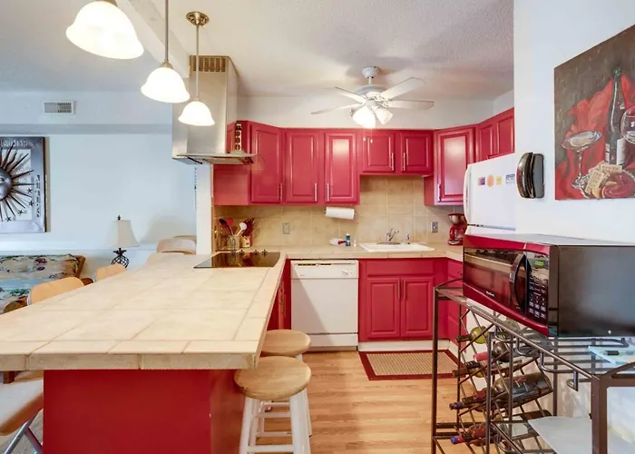 Aparthotel Marylander Condominiums, 90 Steps From The Ocean City